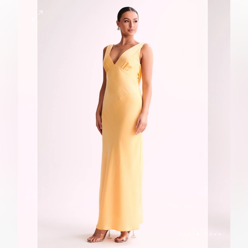 NWT ⭐️  Meshki Nadia Maxi Satin Dress With Back Cowl - Lemon